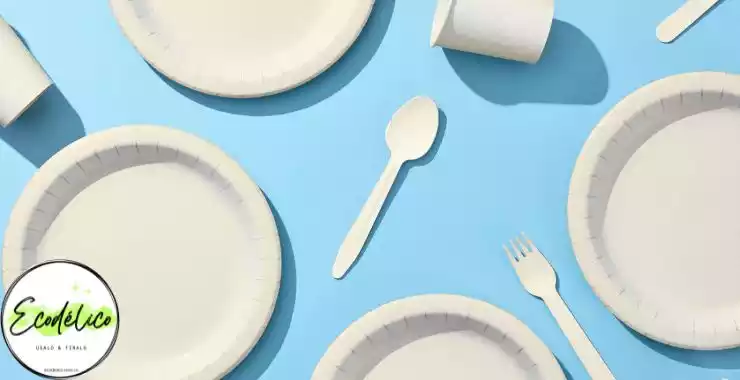 platos y cucharas desechables